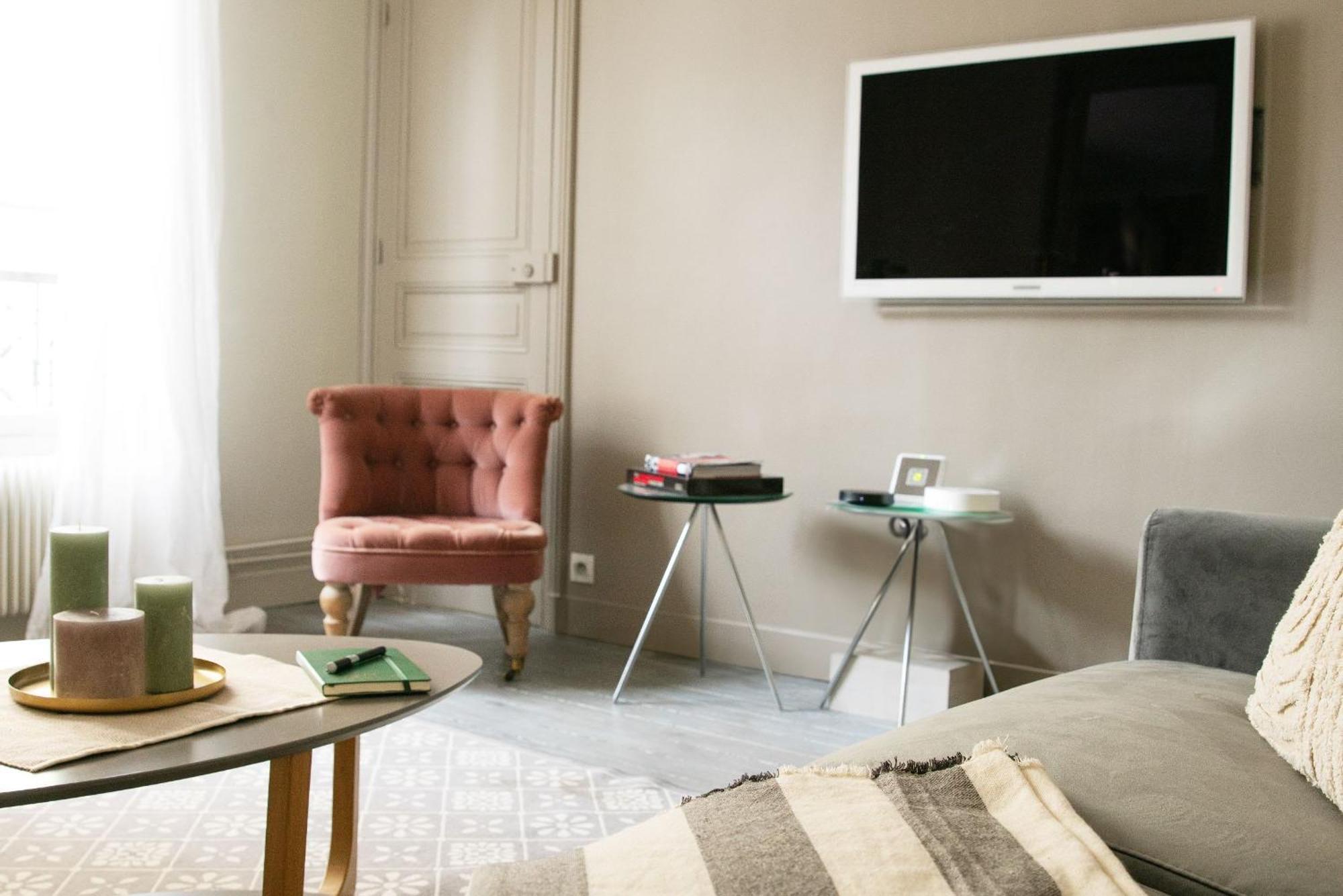 Eiffel Tower & Les Invalides - 1Br - Cityapartmentstay Paris Extérieur photo